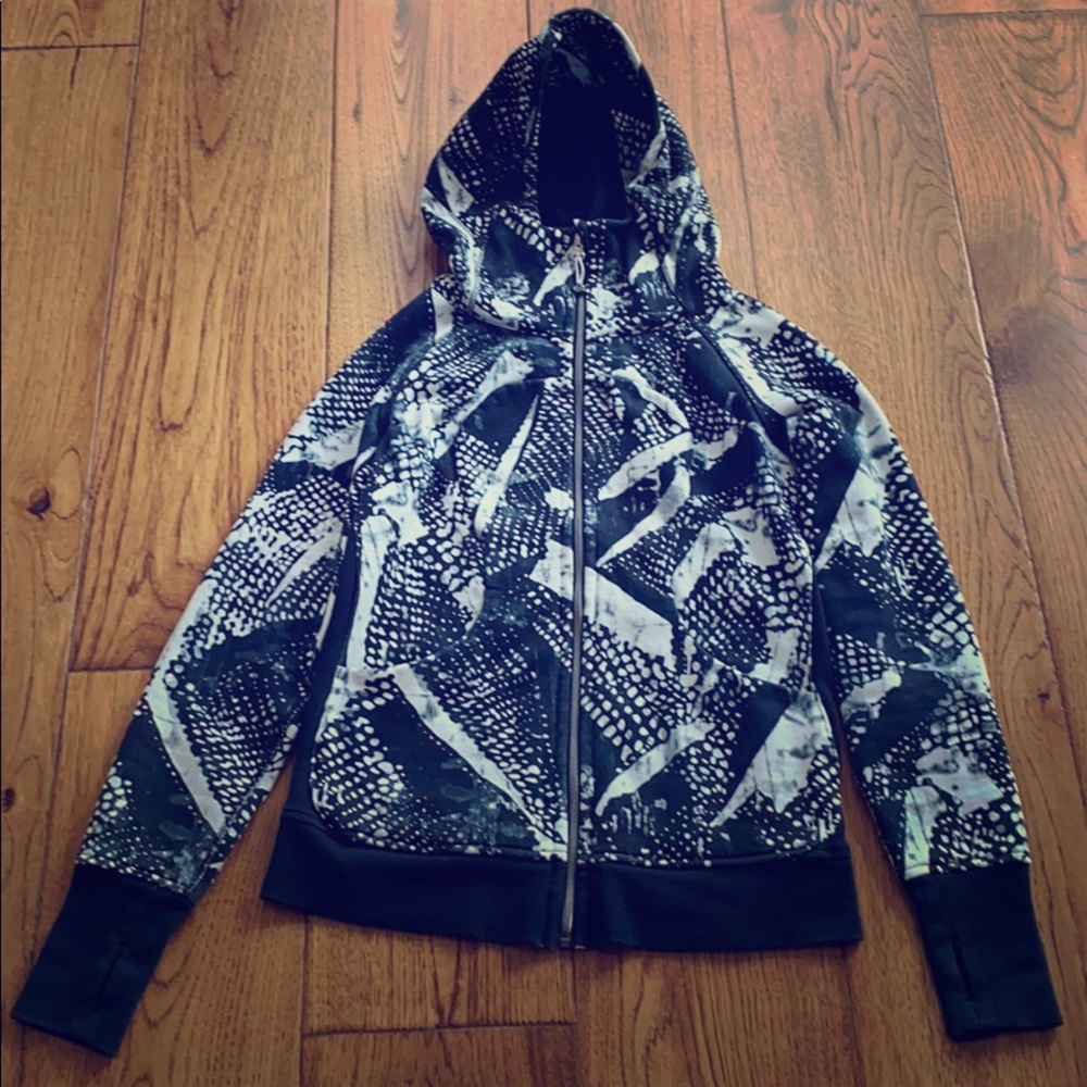 🍋🍋🌈Lululemon Scuba Hoodie🖤